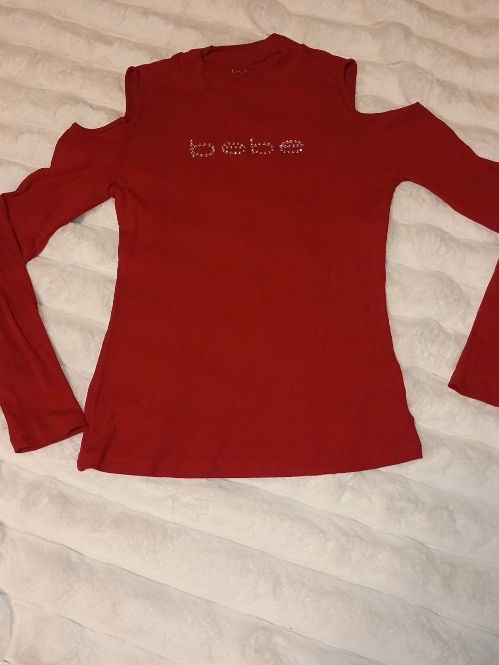 bebe Ribbed V-Neck Top in Red